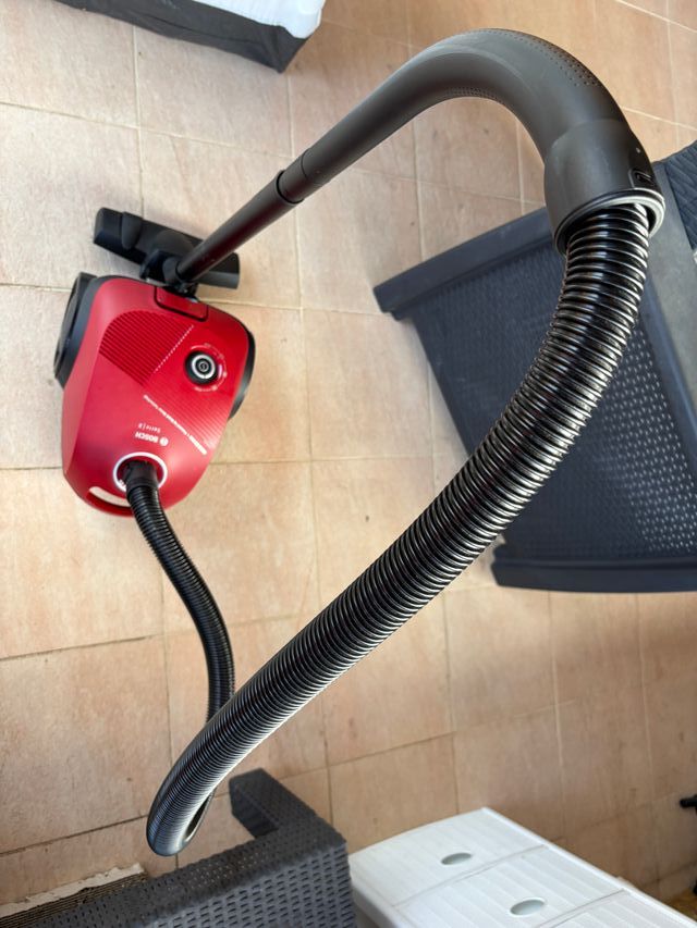 Aspirapolvere Bosch Serie 2 Rosso