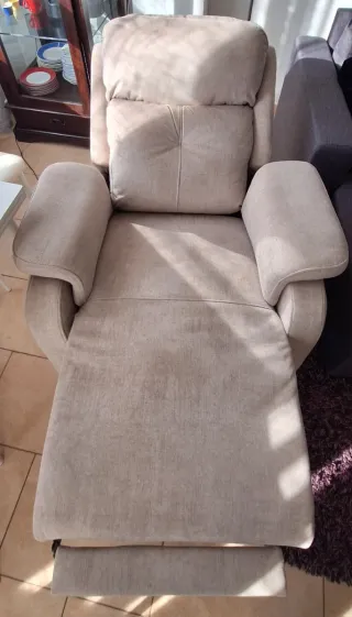 Sillón reclinable eléctrico beige