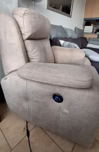 Sillón reclinable eléctrico beige