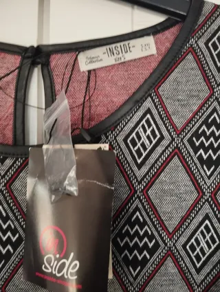 Vestido estampado rombos gris y rojo