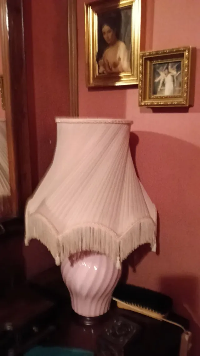 Lote lámpara y 2 cuadros dorados