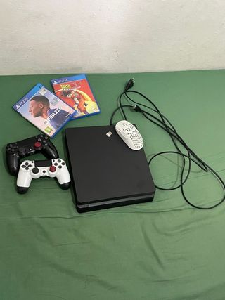 PS4 Slim Console con Giochi e Controller