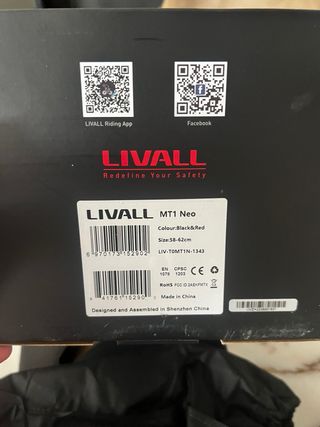 Casco Livall MT1 Neo Rojo/Negro Nuevo en su caja.