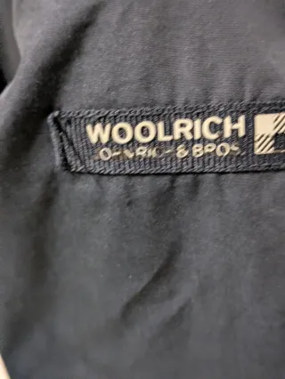 Giubbotto Woolrich nero con cappuccio