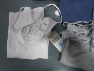 Lote 8 Camisetas, 6 Esmara Talla S/M, 2 primark