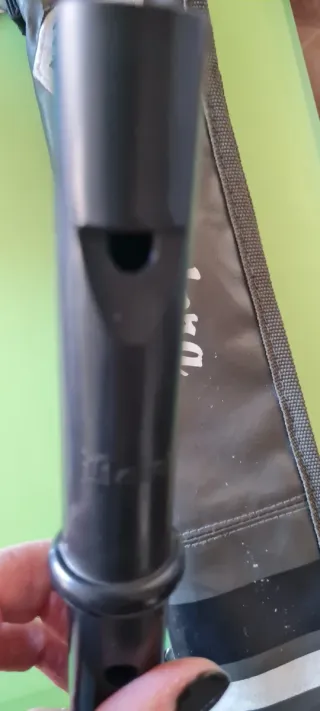 Flauta negra con funda Diadora