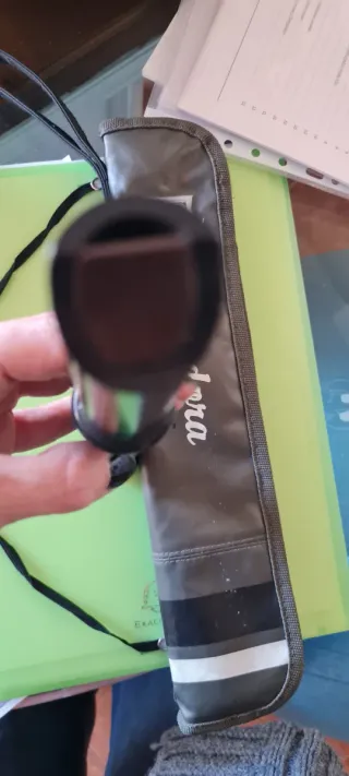 Flauta negra con funda Diadora