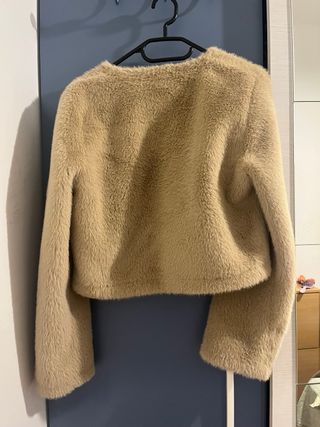 Abrigo pelo beige talla única