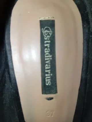 Zapatos de tacón Stradivarius negros