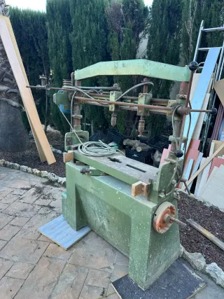 Maquina taladro multiple