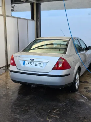 Ford Mondeo 2.5 V6 Ghia
