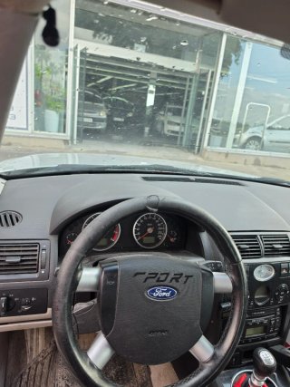 Ford Mondeo 2.5 V6 Ghia