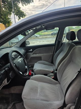 Ford Mondeo 2.5 V6 Ghia