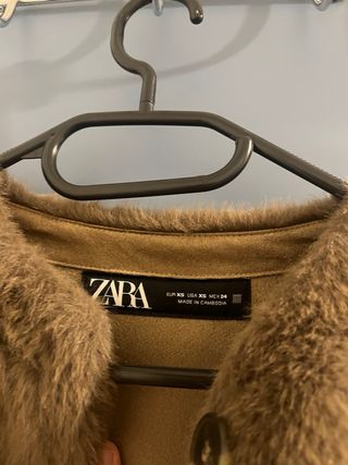 Abrigo pelo Zara Talla Única Marrón