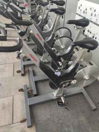 6 Bicicletas Estáticas indoor Keiser M3