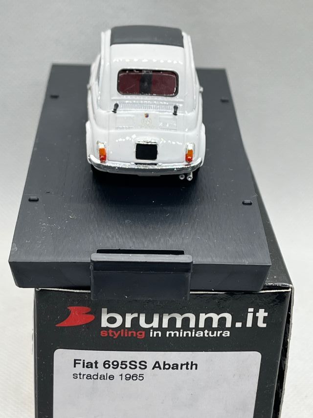 BRUMM FIAT ABARTH 695 SS DE 1963, ESC.1/43, NUEVO