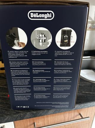 Cafetera DeLonghi Negra