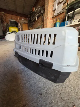 Transportín para perro gris y negro