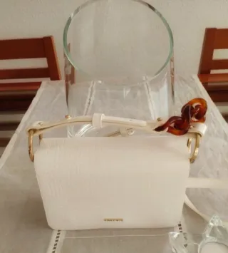 Bolso blanco Parfois pequeño para colgar