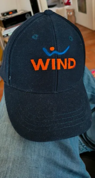 Cappellino Wind blu e arancione