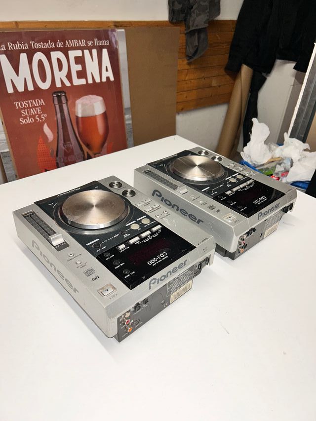 Pareja Pioneer CDJ-200