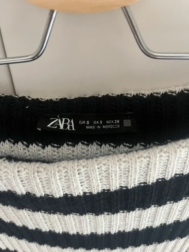 Falda Zara rayas blanco y negro