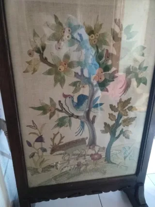Biombo decorativo con bordado