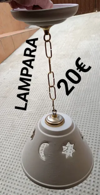 Lámpara colgante cerámica 20€