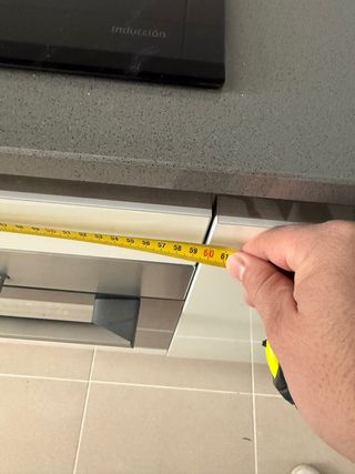 Cocina sin estrenar sin electrodomésticos.