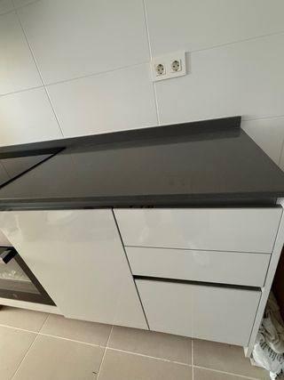 Cocina sin estrenar sin electrodomésticos.