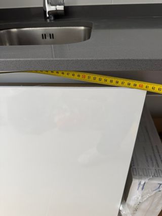 Cocina sin estrenar sin electrodomésticos.