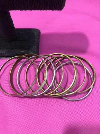 Pulseras étnicas de nácar y madera