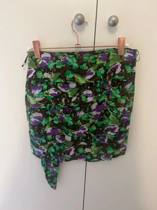 Falda Zara floral verde y morada