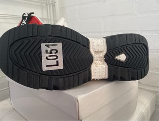 Zapatillas deportivas blancas y rojas Talla 38