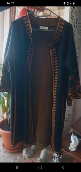 Chaqueta larga mujer talla M negra y dorada