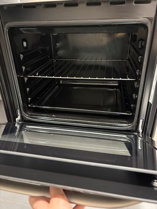 vitrocerámica y horno sin usar practicamente