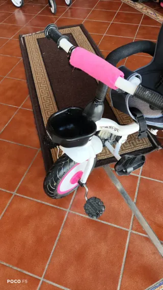 Triciclo para niña con manija