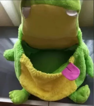 2 Peluches Guardatodo Perro y Cocodrilo