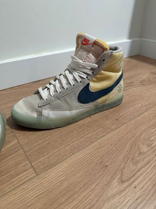 Zapatillas Nike Beige y Amarillas