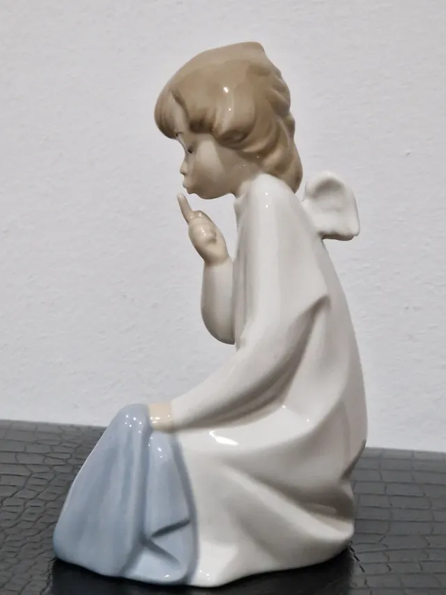 Figura Lladró Porcelana Ángel Bebé 16 cm.
