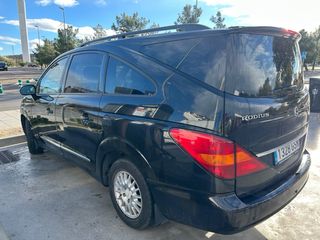 SsangYong Rodius 2009