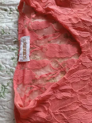 Camiseta de encaje coral manga larga