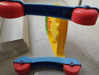 Correpasillos Fisher-Price con música
