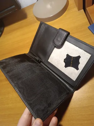 Portafoglio Carven nero nuovo mai usato