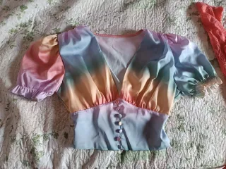 Top Ombré Arcoíris Manga Abullonada