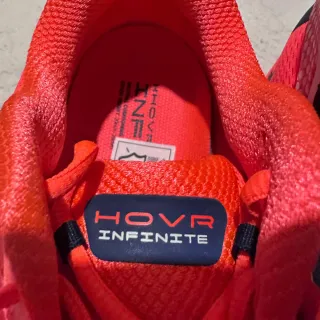 Zapatillas Under Armour rosas/rojas