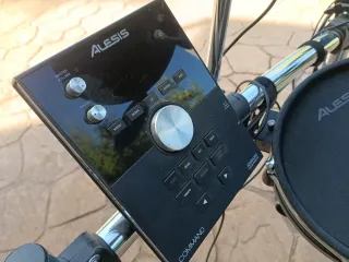 Batería Electrónica Alesis Command Mesh Kit