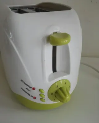 Cafetera y Tostador Eléctrico