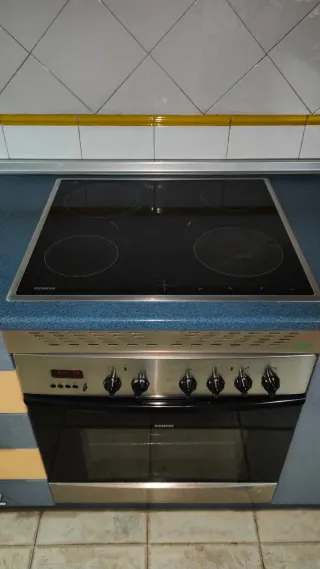 Muebles de cocina madera, cristal y metal