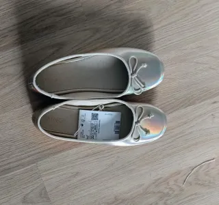 Manoletinas Mango doradas talla 32